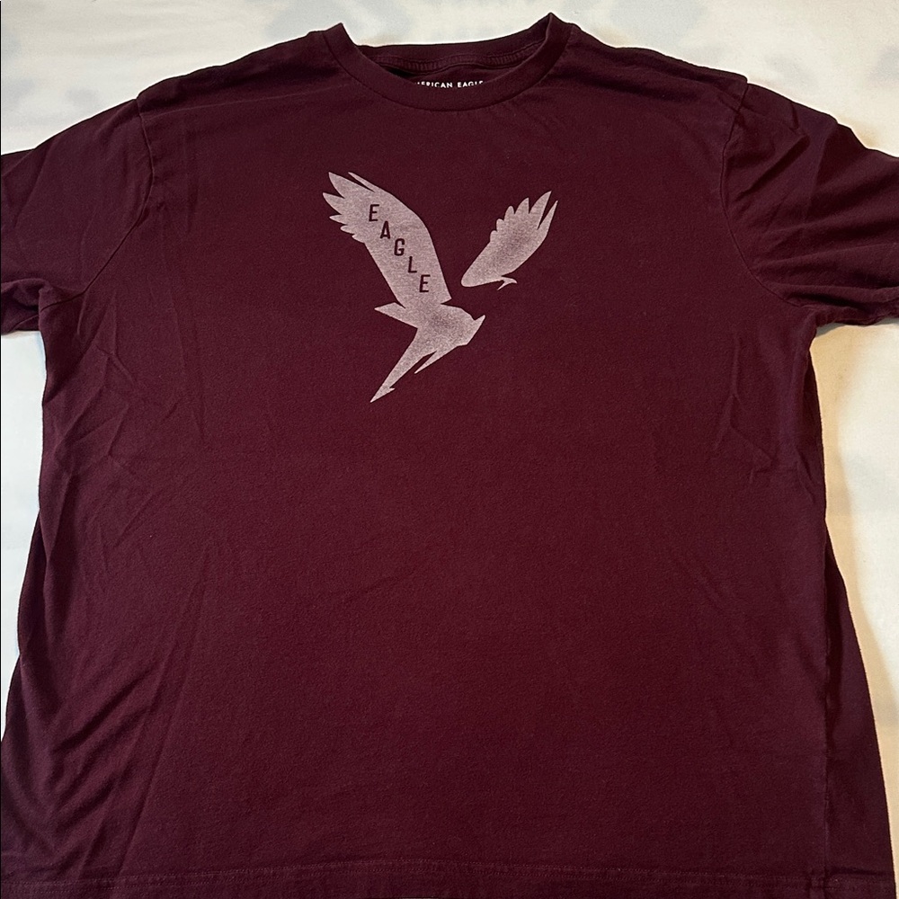Men’s American Eagle Outfitters Burgundy Tee with Eagle Graphic Size Large